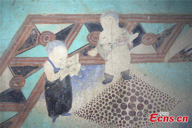 Grotto paintings depict children's lives in ancient China