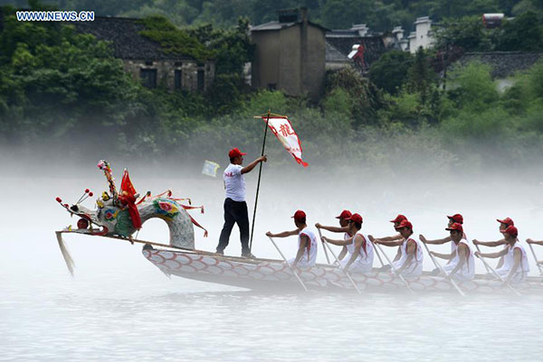 Traditional customs mark Dragon Boat Festival