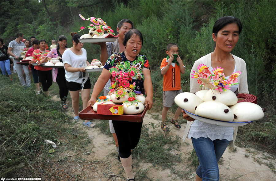 River Lantern Festival celebrated in an ancient village in Shaanxi