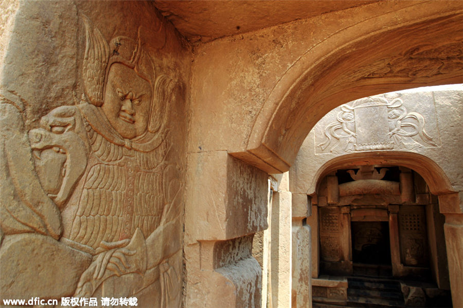Rare luxury tomb discovered in Chongqing