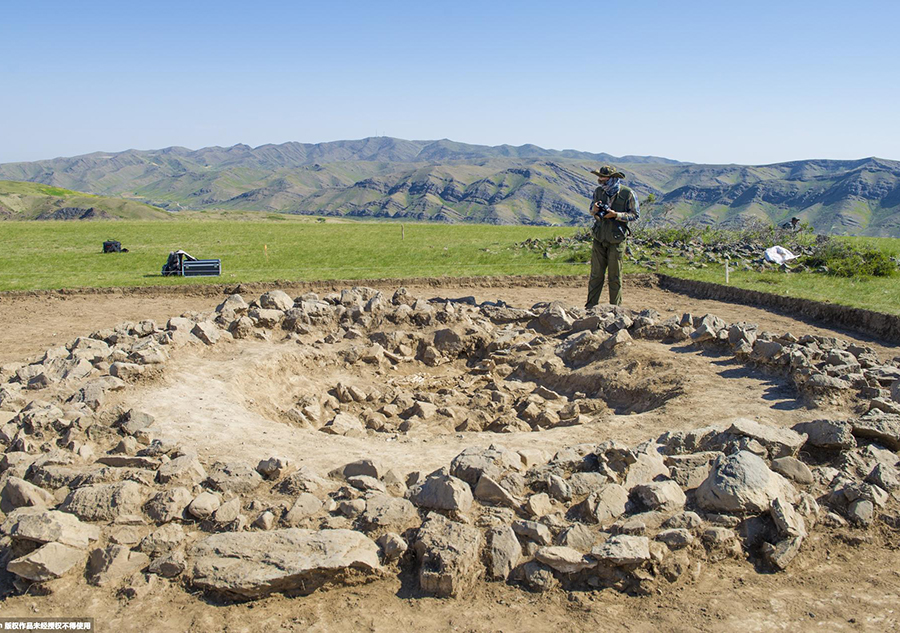 2000-year-old tomb complex being excavated in Xinjiang