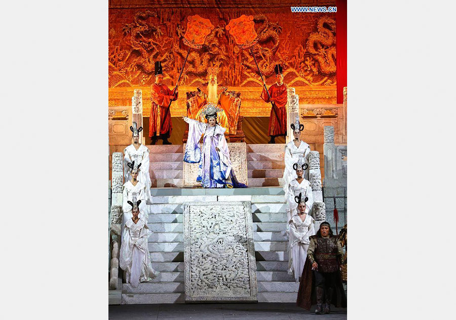 Chinese artists perform Turandot in Italy