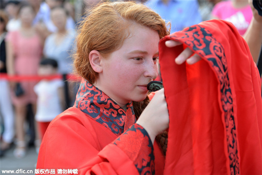 Students attend traditional Chinese prayer ceremony