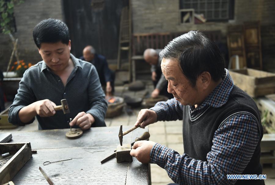 Crewel needles made with traditional techniques in Shanxi