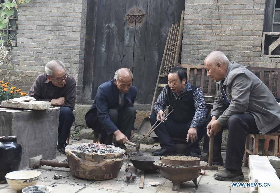 Crewel needles made with traditional techniques in Shanxi