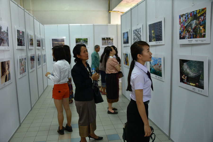 'Fashion China' photography exhibition lightens Laos