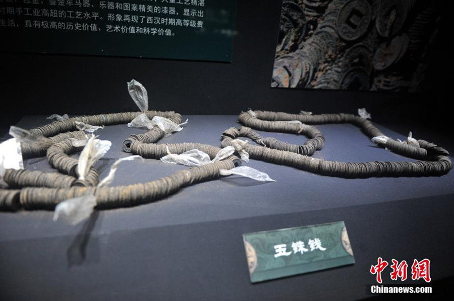 Jiangxi exhibits dazzling Haihuhou cemetery finds
