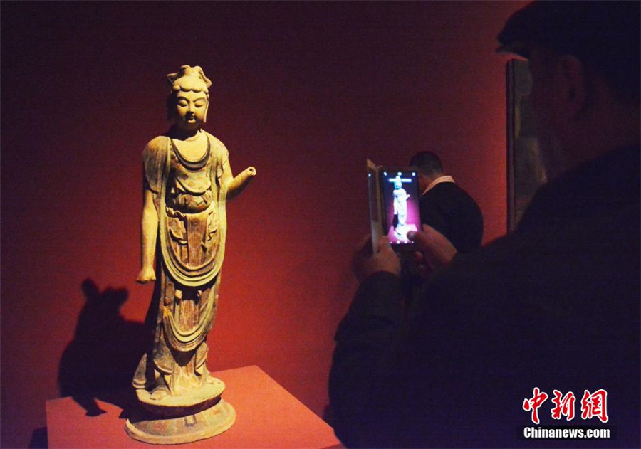 Exhibition of Dunhuang art held in Shanghai