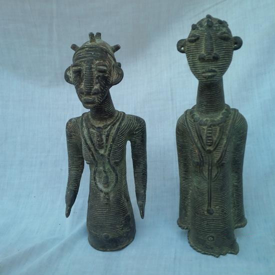 African wood carvings displayed in Shanghai