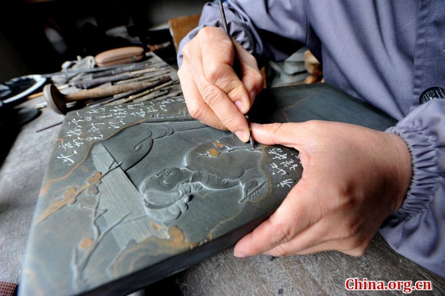 Inkstone carver passes on traditional skill