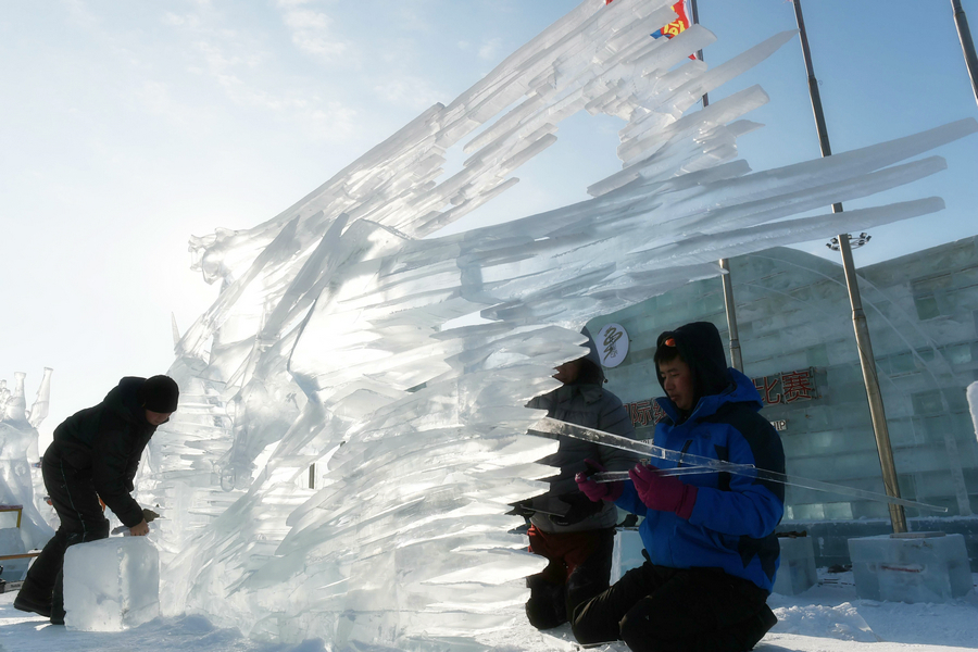 Mongolian <EM>Mother</EM> scoops ice sculpture award in Harbin