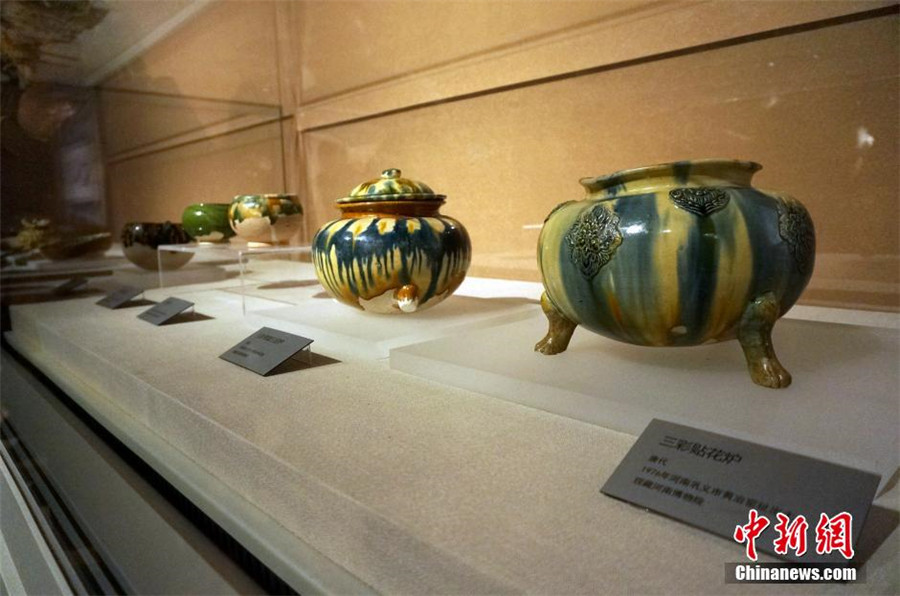 Tang Dynasty tri-colored glazed pottery exhibited in Henan