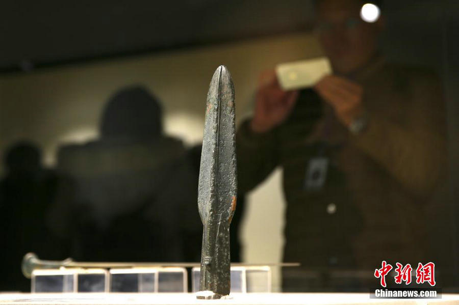 Bronze sword of King Fuchai of Wu shown in Xi'an