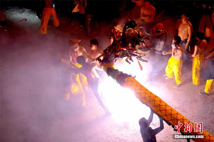 Firecracker Dragon Festival celebrated in Guangxi