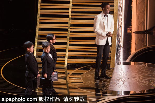 Asian academy members protest Oscar's Asian jokes