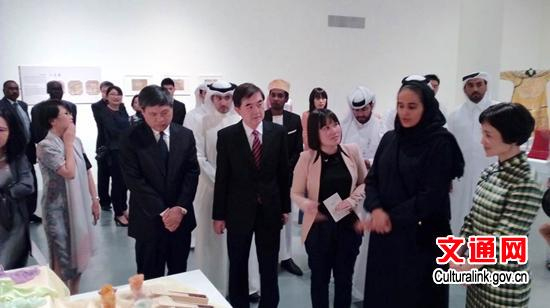 Chinese Art of Silk Exhibition opened in Qatar