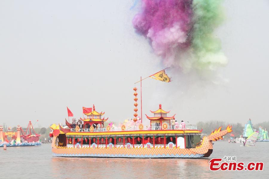 Eastern city holds centuries-old boat festival