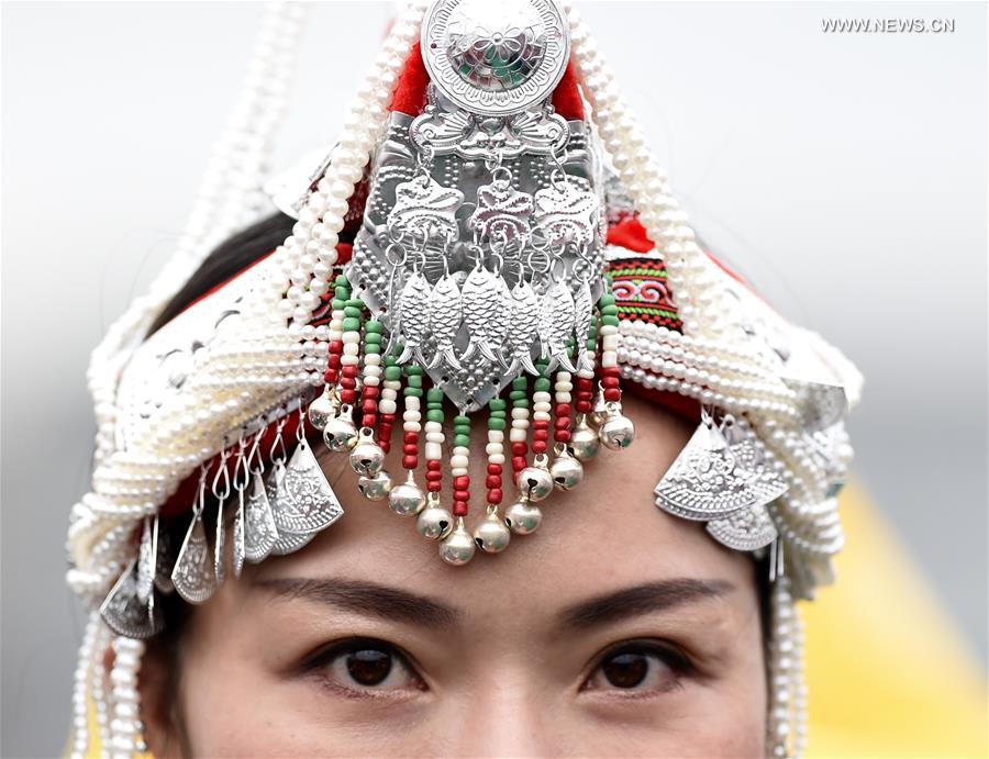 She ethnic headwear culture performed in SE China