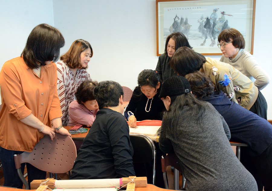 Five-day Daye Embroidery course held in Seoul