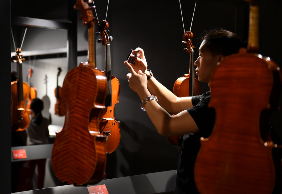 China International Violin Making and Bow Making Competition Exhibition held in Beijing