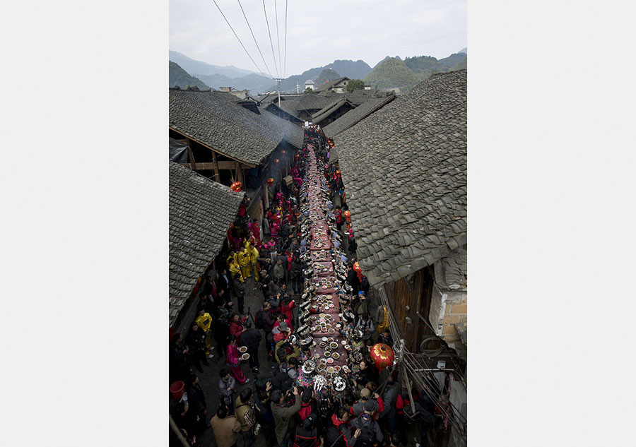 Images reveal life of Chinese Miao ethnic group