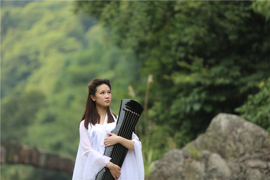 Girl power: Females wave swords, practice kung fu at scenic spot