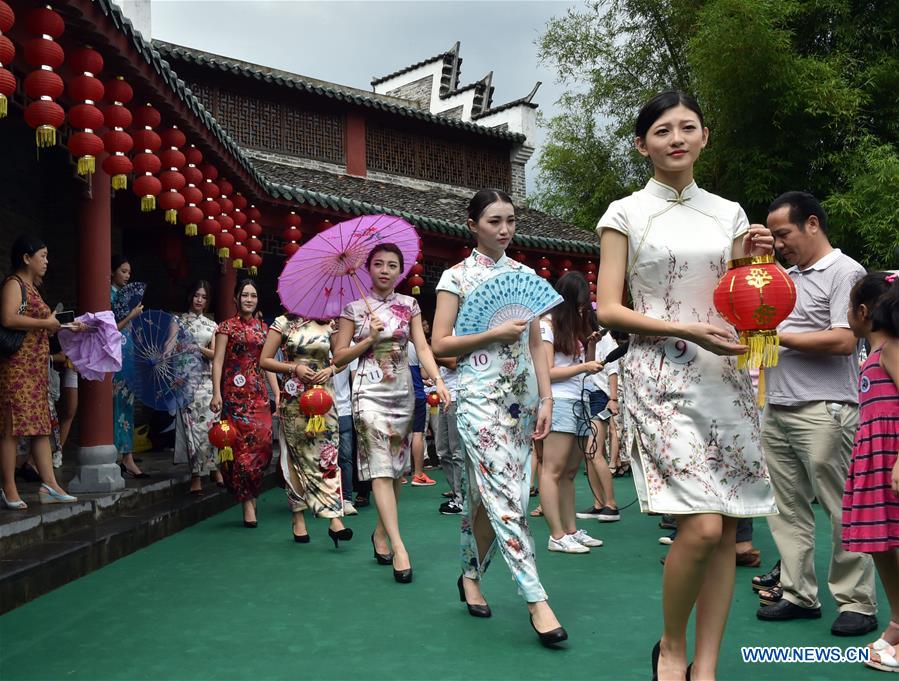 Chi-Pao show held to promote tourism in SW China's Guangxi