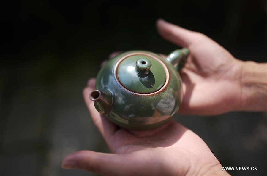 'Green' pottery: Intangible cultural heritage of Sichuan