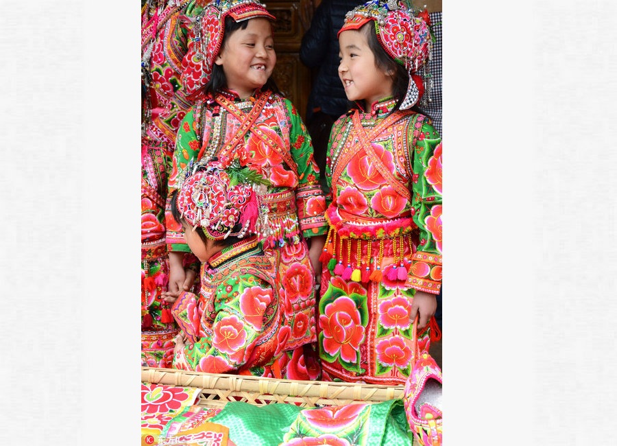 Yi ethnic embroiderer paves way for other women