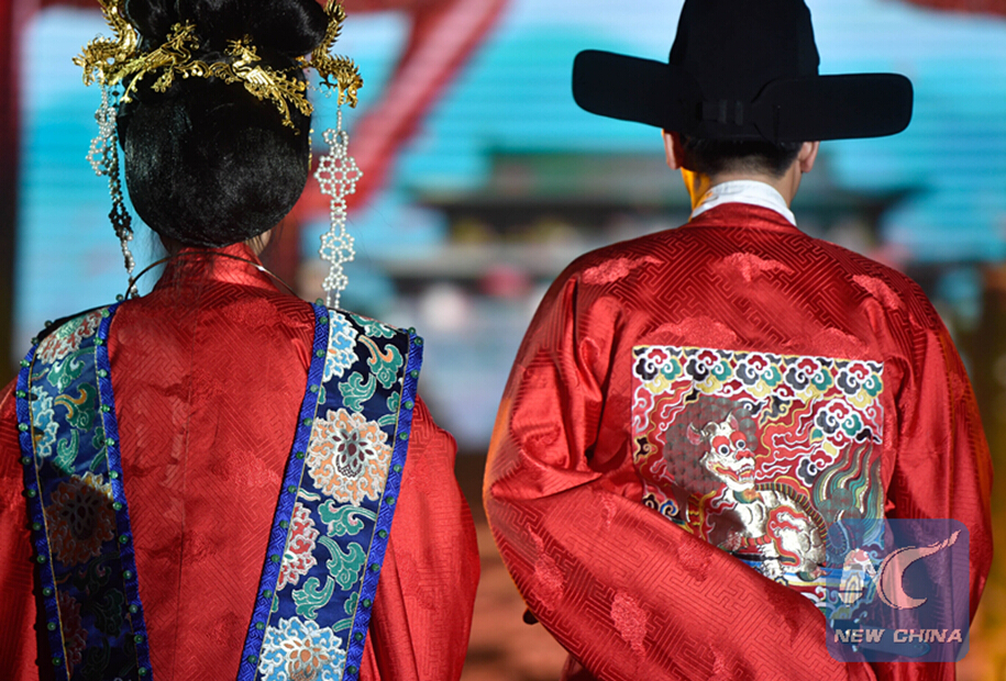 A red tradition: How Chinese wedding dresses evolve?