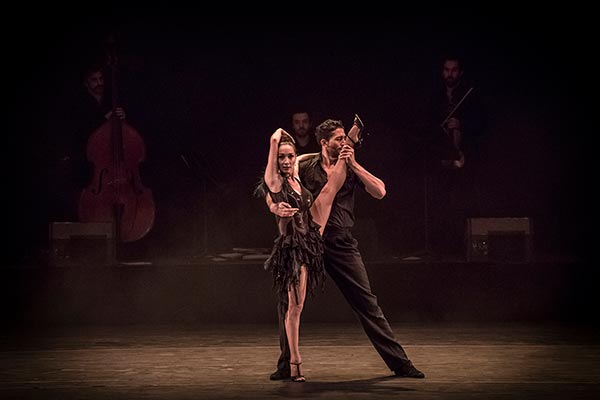 Queen of tango set to tour China