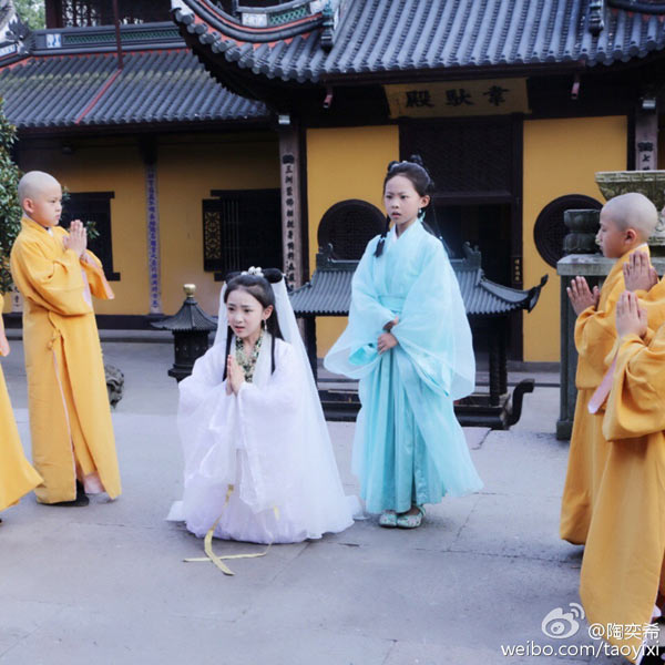 Tiny performers in 'Lady White Snake' adaptation steal audiences' hearts