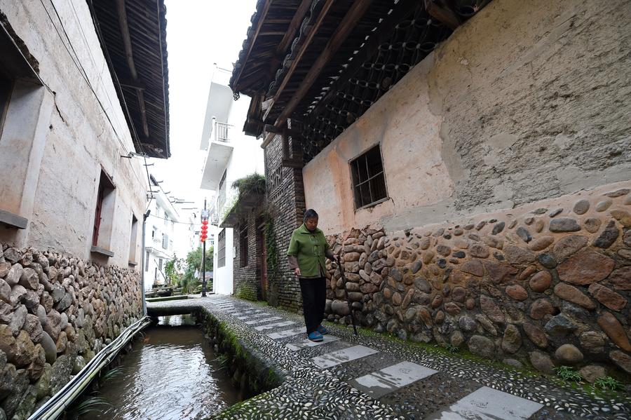SE China's Xipu village well preserves historical buildings