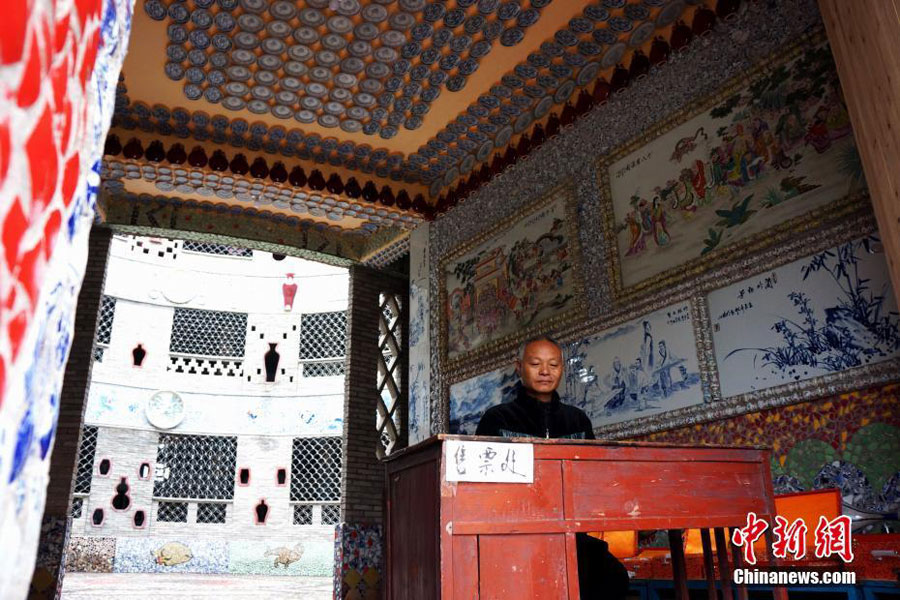 Elder builds ceramic palace in China's 'porcelain capital'