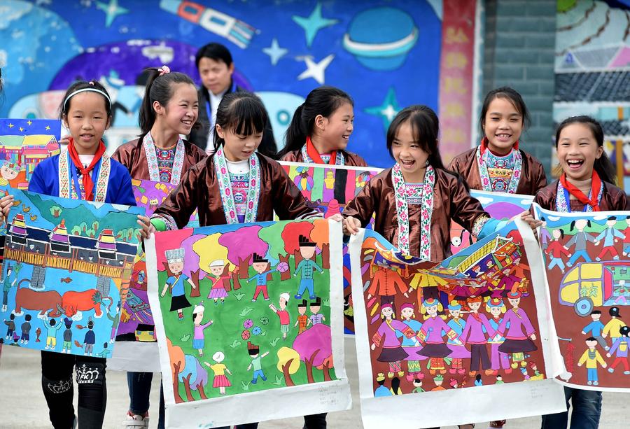 Students take courses on intangible cultural heritages