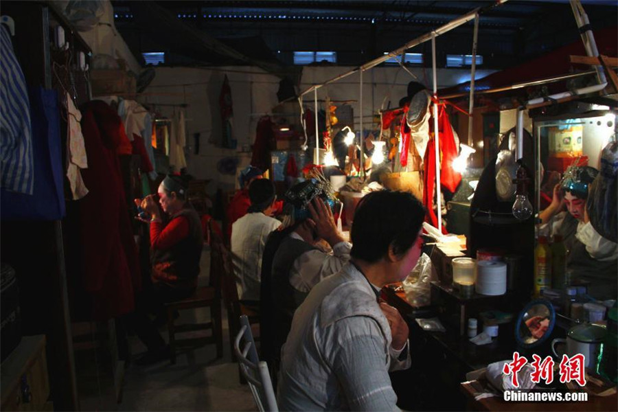 Seniors strive to preserve Guiju Opera in SE China's Guangxi