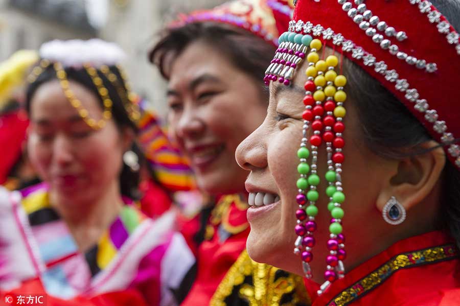 Traditional Chinese costume shines around the globe