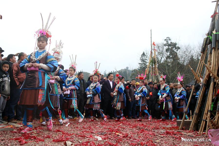 Folk event 'Ganpingzi' held in SW China