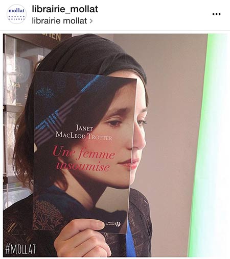 French bookstore's 'facebook' photos go viral