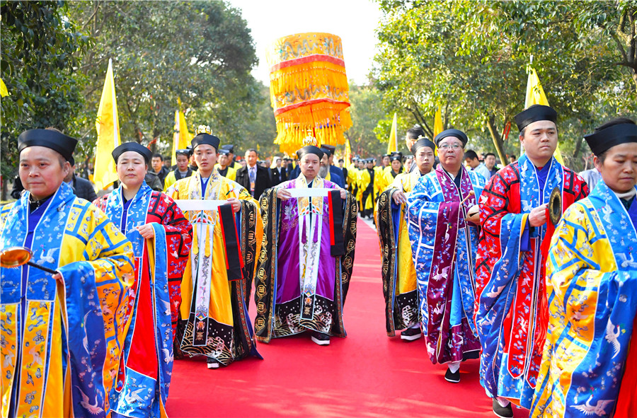 Ancestor worship ceremony commemorates Laozi in E China