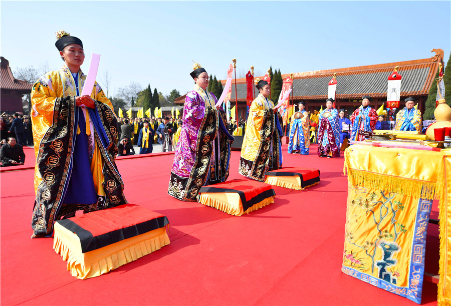 Ancestor worship ceremony commemorates Laozi in E China