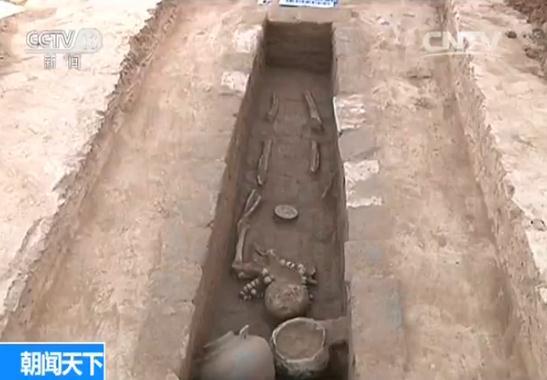 1,800 years old tomb group found in central China