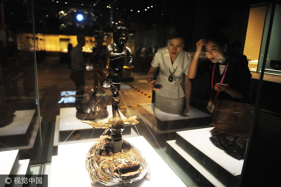 Hundreds of relics on display at Capital Museum in Beijing