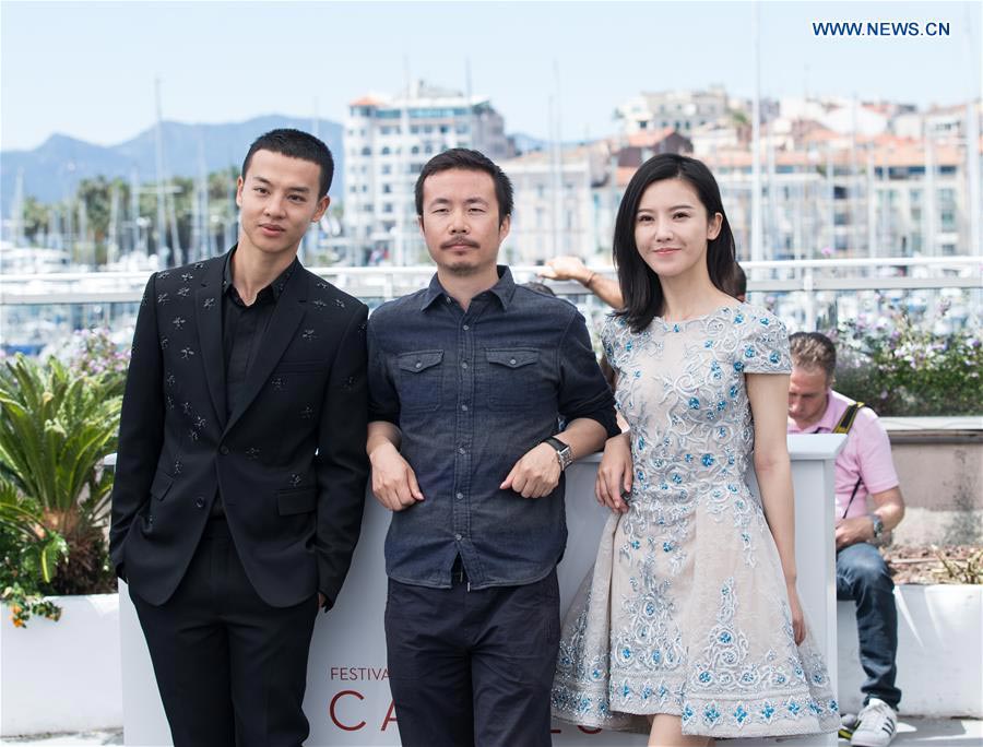 Chinese movie 'Walking Past the Future' hailed at Cannes Film Festival