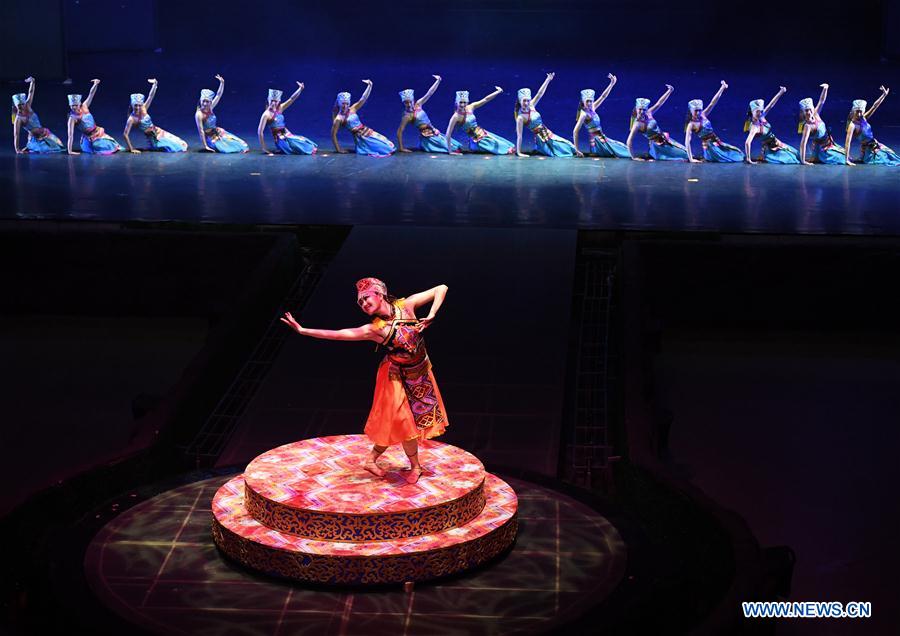 Performance featuring tales on Tujia ethnic group staged in Chongqing