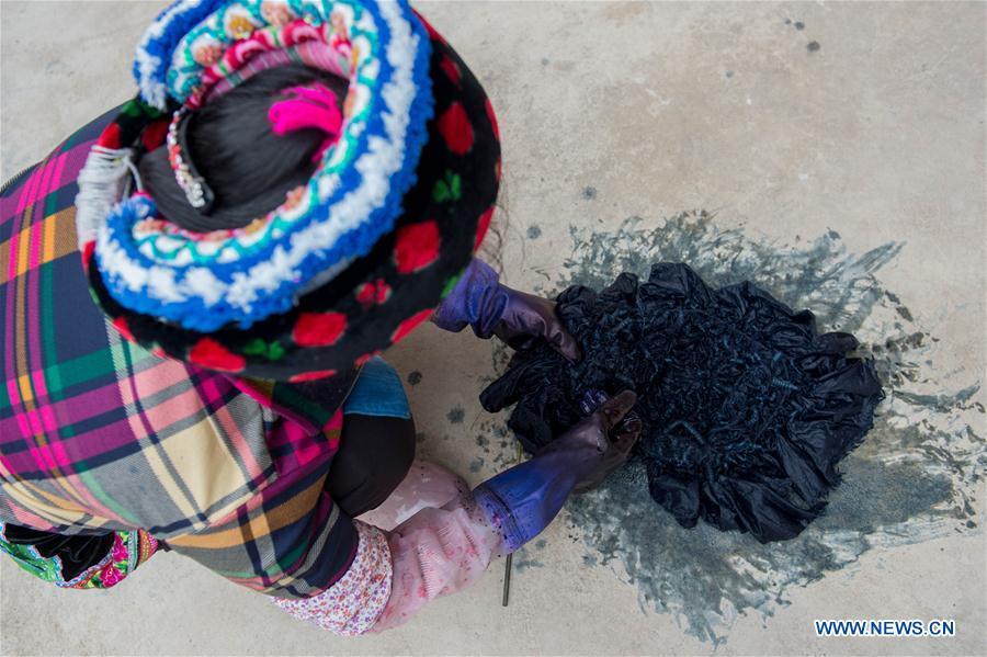 Tie-dyeing technique of Bai ethnic group in Yunnan