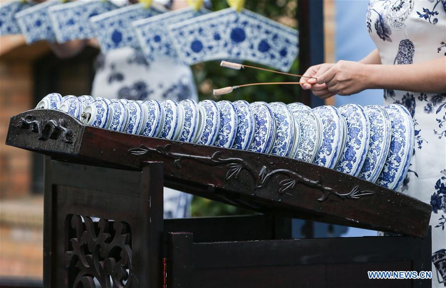 Porcelain and ceramic from China's Jingde Town exhibited in Berlin