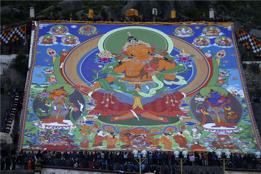 Lhasa celebrates Shoton Festival