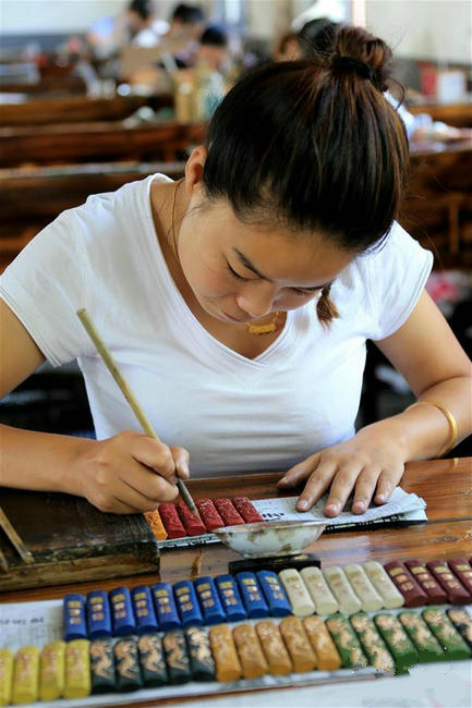 Ancient craft: Ink production in Anhui province