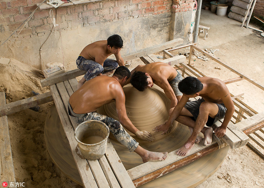 Sweat and clay: Process of making Jingdezhen's porcelain